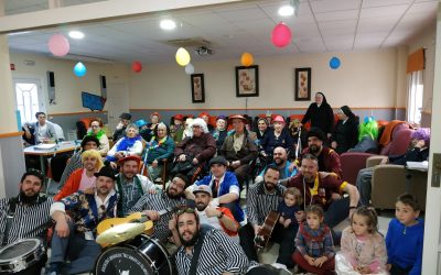 GRAN SORPRESA LA QUE RECIBIMOS CON LA VISITA DEL GRUPO DE CHIRIGOTA LOS MIMOS