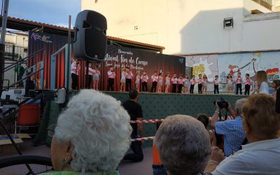 Nuestros mayores acompañan a los niños en su fín de curso