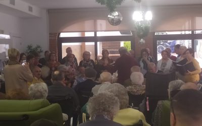 Recibimos la visita de la Rondalla