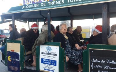 LOS MAYORES DE LA RESIDENCIA Y CENTRO DE DÍA «NTRA. SRA. DE LOS DESAMPARADOS» EN EL TREN NAVIDEÑO