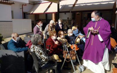 MIÉRCOLES DE CENIZA EN EL PATIO DE LA RESIDENCIA Y CENTRO DE DÍA DE TORREDONJIMENO