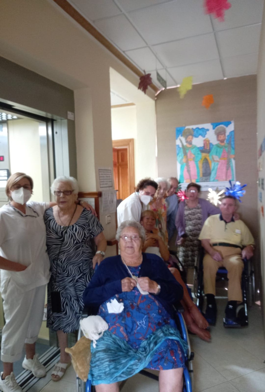 LOS SANTOS PATRONOS LLEGAN A LA RESIDENCIA