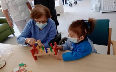 ENCUENTRO INTERGENERACIONAL ENTRE LOS MÁS PEQUEÑOS Y  NUESTROS MAYORES