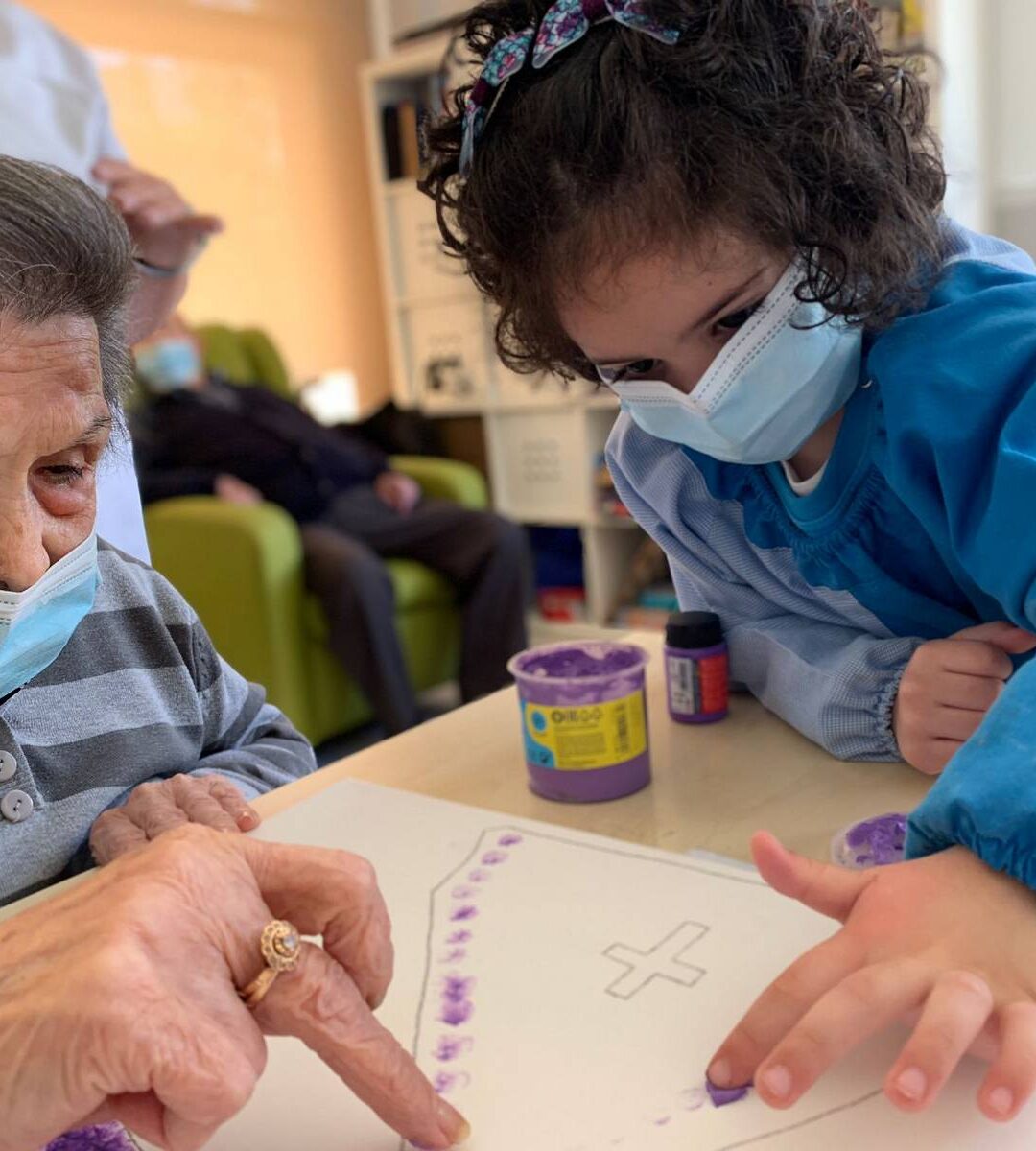 ¡¡Los niños otra vez están con nuestros mayores!!