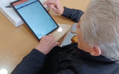 DIGITALIZACION EN PERSONAS MAYORES