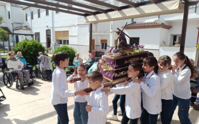 PROCESIONES CHICAS DE SEMANA SANTA