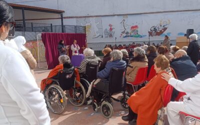 Nuestros Mayores Reciben la imposición de la Ceniza